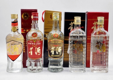 同城回收红董褐董白董3款90年代的老董酒分别多少钱一瓶，各自介绍与特点分析